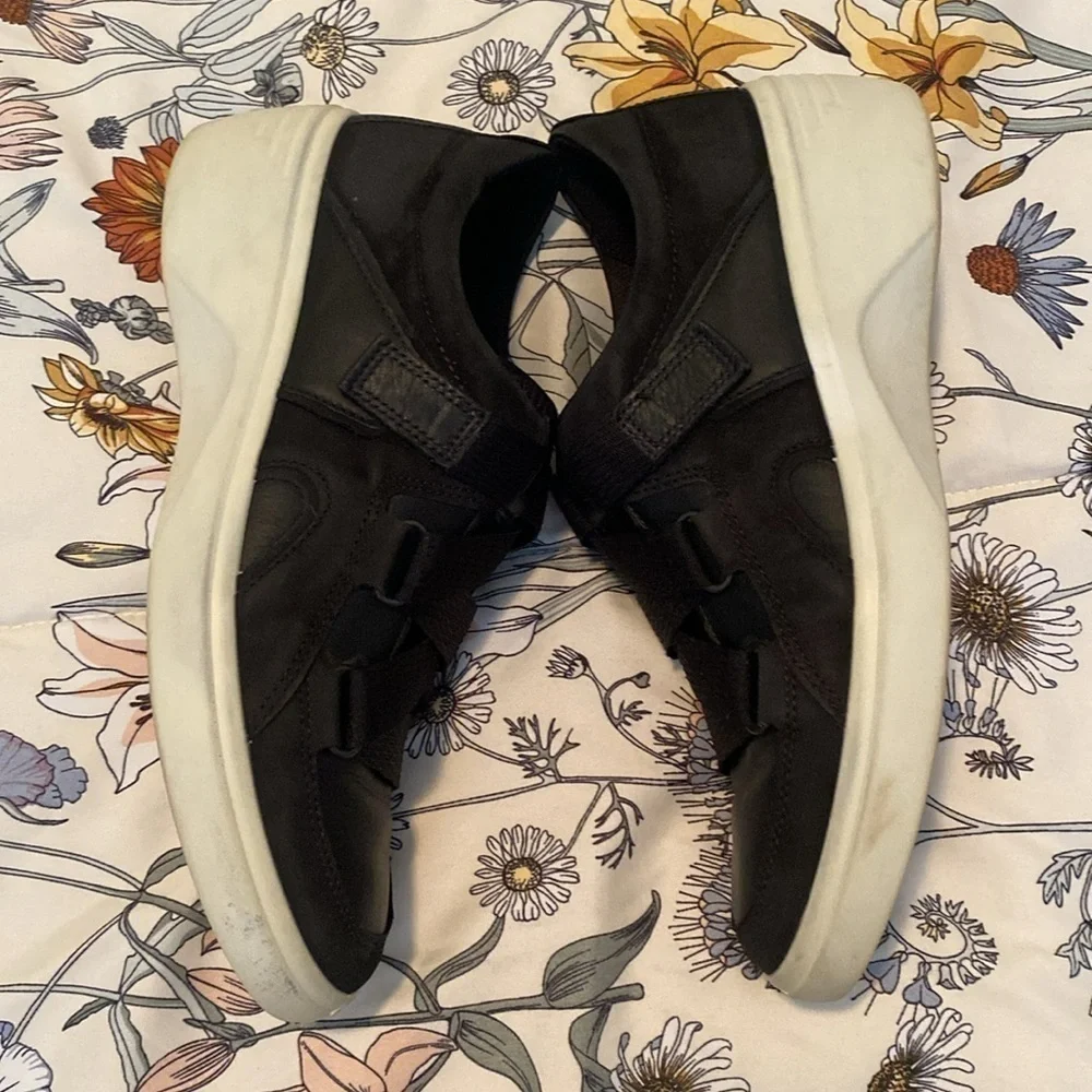 Ecco 7 wedge soft strap sneakers